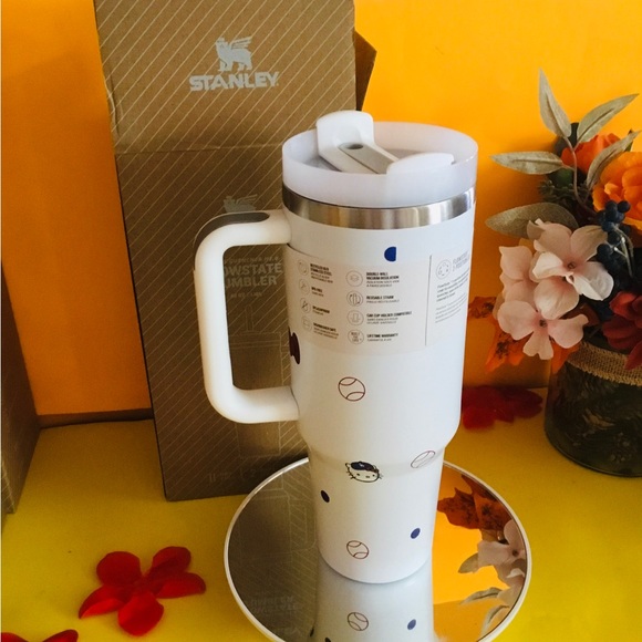 Hello Kitty Stanley Dodgers tumbler NIB - Picture 2 of 3